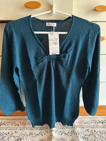 ELLE 다크 틸 V넥 스웨터