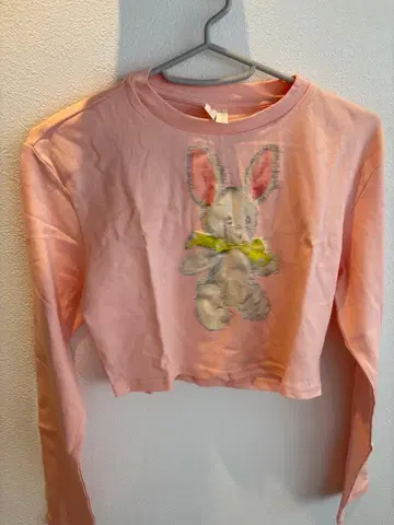 새상품 yuhan wang bunny crop top 핑크 긴팔 티셔츠