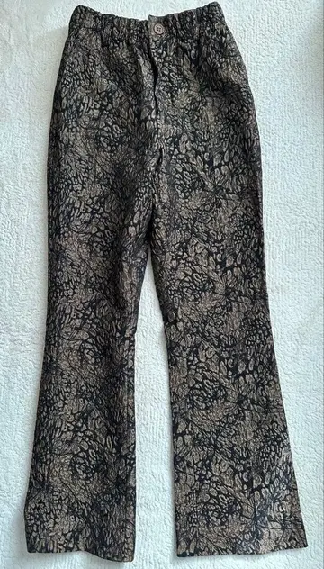 JEANASIS 레오파드 무늬 플레어 팬츠