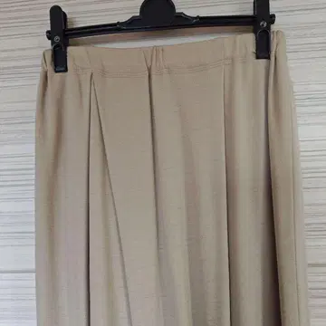 요건 레일 새상품급 모 베이지 니트 벌룬 스커트 바바구리