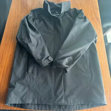 UNIQLO 블록 테크 하프 코트