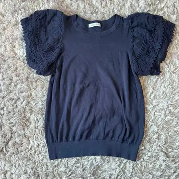 AUSTIN REED 네이비 레이스 소매 반팔 상의