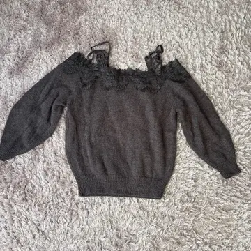 레이스 오프숄더 스웨터 다크 그레이
