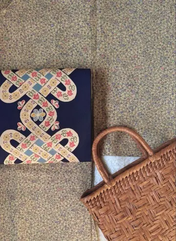 작가 물 새상품급 작은 꽃이 귀여운 염색 코몬 순수 실크