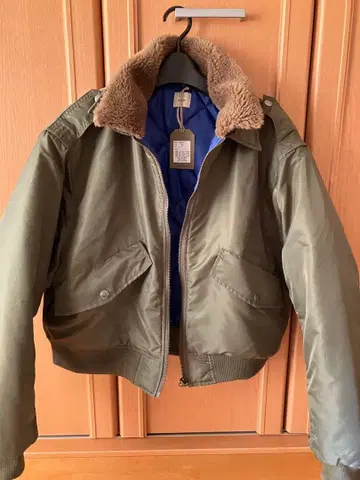 11/14 구매 금기 신상 미사용 새상품 택 포함 AUG 밀리터리 블루종