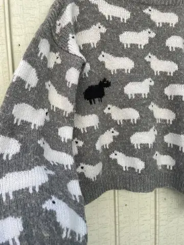 빈티지 애니멀 올 패턴 니트