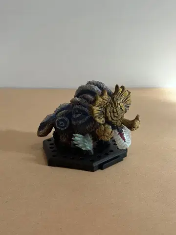 몬스터 헌터 스탠다드 모델 피규어 은령 가무토