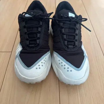 가격 인하 캠퍼 GORE-TEX 방수 스니커즈 블랙/화이트 38