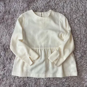 베이크루즈 아이보리 긴팔 개더 상의