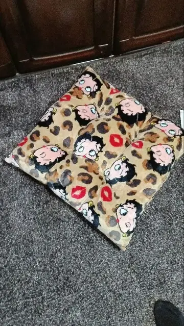 베티 붑 레오파드 무늬 쿠션 착불