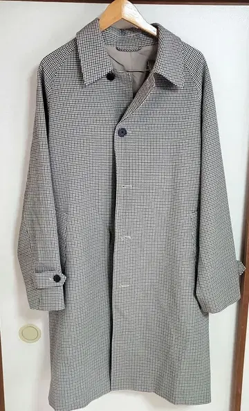 GU 체크 무늬 롱 코트