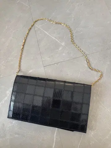 블랙 가죽 클러치백