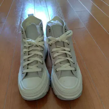 컨버스 화이트 하이컷 스니커즈