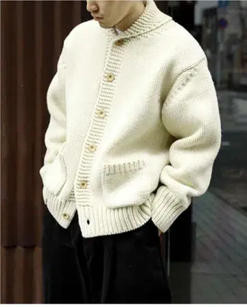 BATONER 카우친 스웨터