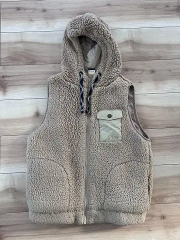 베이지 후드 부착 보아 베스트