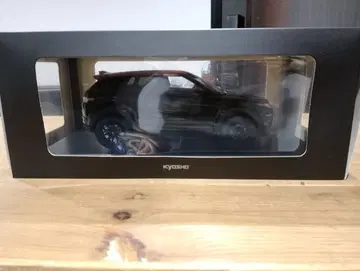 1/18 교쇼 레인지로버 이보크 미니카 블랙