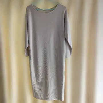 allureville 베이지 긴팔 무릎 기장 원피스