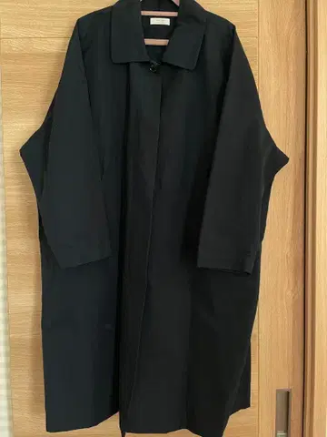 휴일과 시 스텐카라 코트 네이비