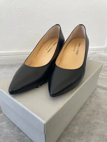 포인티드 펌프스