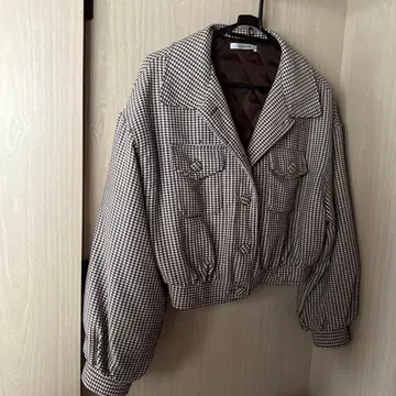 하운드투스 체크 패턴 숏 기장 자켓