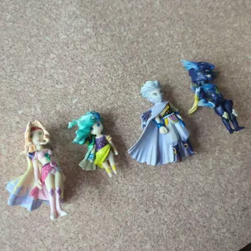FF4 피규어 세트 4체 (일부 하자 있음)