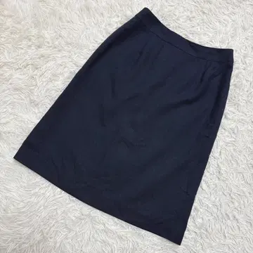 폴 스튜어트 무릎 기장 타이트 스커트 M 상당 울 x 실크 소재