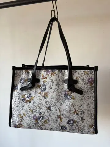 새상품 INGEBORG 잉게보그 플라워 프린트 토트백