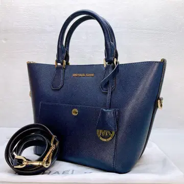 새상품급 마이클코어스 2way 숄더백 가죽 로고 네이비 금장 장식