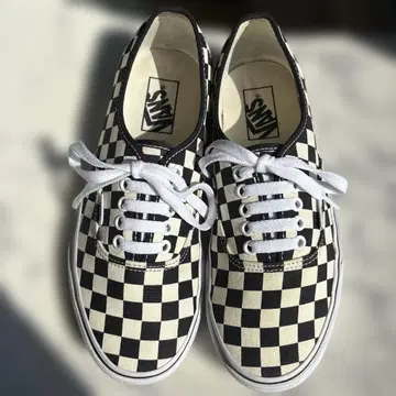 새상품급 vans 체크 무늬 깃발 오센틱 스니커즈 반스 에라
