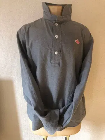 단톤 긴팔 셔츠