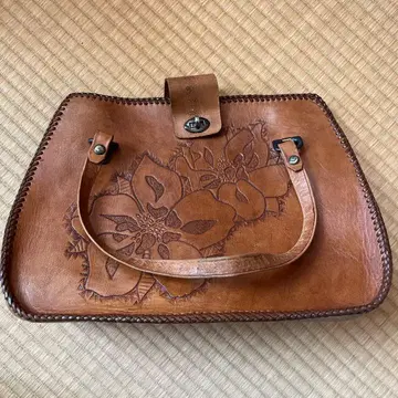 브라운 꽃무늬 엠보 가죽 핸드백 레트로/빈티지