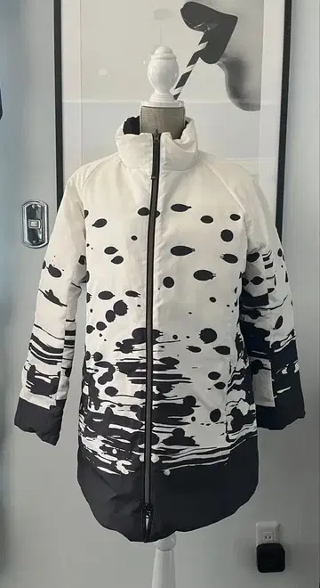 HIROKO KOSHINO 히로코코시노 다운 코트 사이즈 40 새상품급