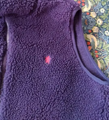 Gymphlex 플리스 소재 보라색 후드 부착 베스트