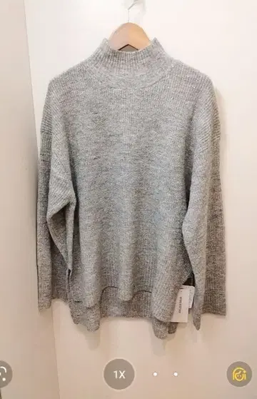 [ 미사용 새상품 ] 내추럴 뷰티 베이직 라메 믹스 터틀 니트 그레이