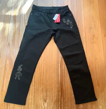 앤드러브 꽃무늬 자수가 포인트인 팬츠 L