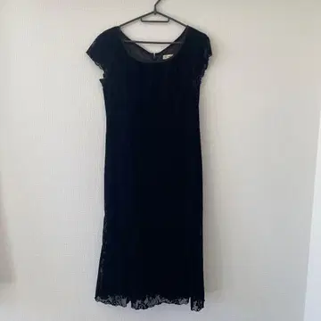 블랙 벨벳 미디 기장 레이스 소매 드레스