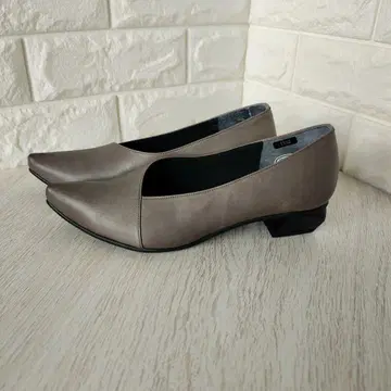 FIZZREEN 스틸레토 펌프스 로우힐 22.5cm