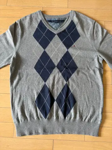 TOMMY HILFIGER 아가일 스웨터