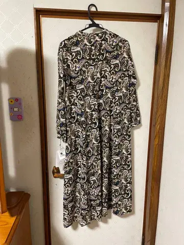 [ 미사용 새상품 ] 페이즐리 무늬 원피스