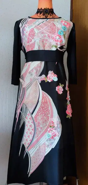 엘레강트한 꽃무늬 자수 롱 원피스