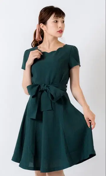 Rewde 엘리스 스캘럽 리본 원피스 그린