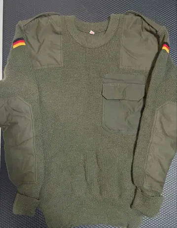 올리브 그린 니트 스웨터 사이즈 46