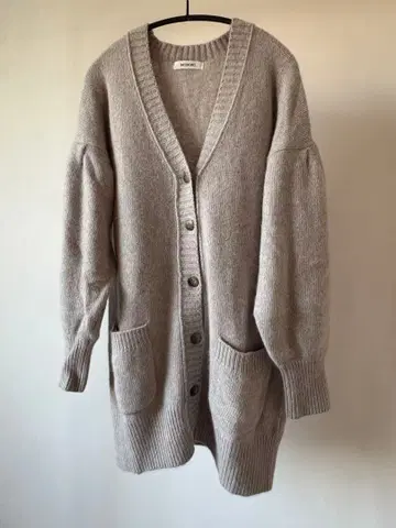 INGEBORG 잉게보그 그레이 버튼 달린 가디건