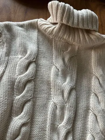 Theory 케이블 니트 스웨터 M 사이즈 크림색