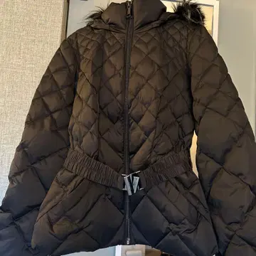 guess 후드 부착 블랙 다운 자켓