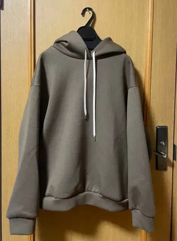 로이스크레용 후드티