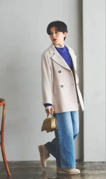 라이트 베이지 더블 브레스트 코트 숏