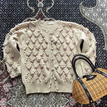 장미 자수 장식 가디건 L 사이즈 여분 버튼 포함 쿨톤 베이지