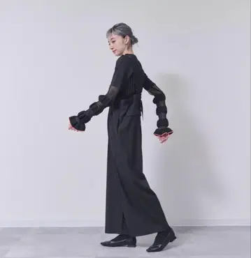 웨이브 시어 슬리브 니트