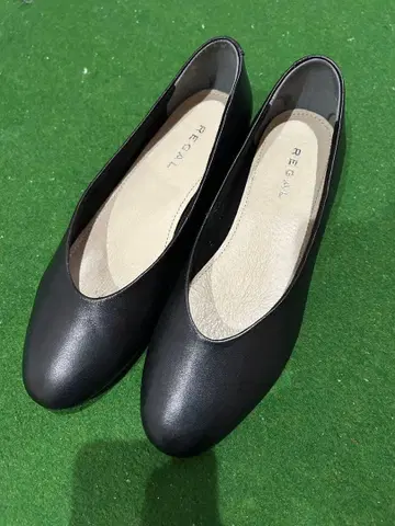 REGAL 블랙 플랫 펌프스 23